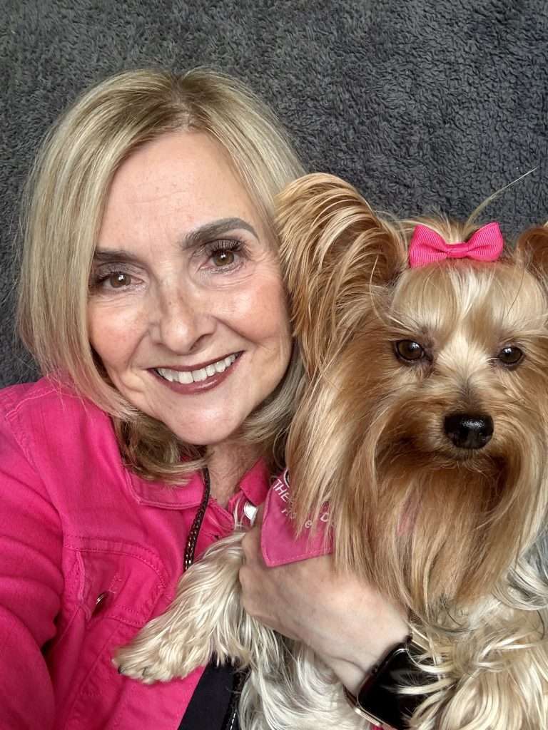 Pet Partners volunteer and their dog